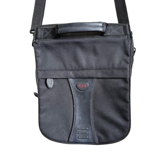 TUMI Black Crossbody Messenger Expandable Bag Purse Nylon With Leather Trim - Picture 2 of 10